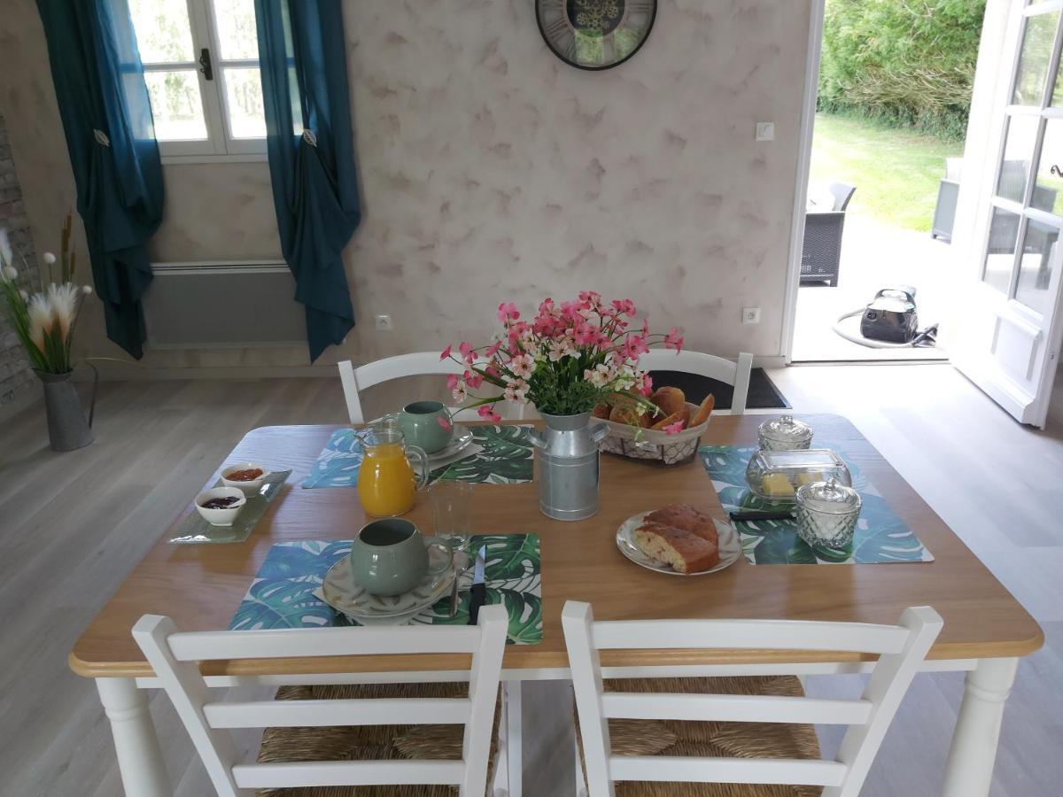 Bed and Breakfast Le Bonheur Des Plumes Montmartin-en-Graignes Zewnętrze zdjęcie